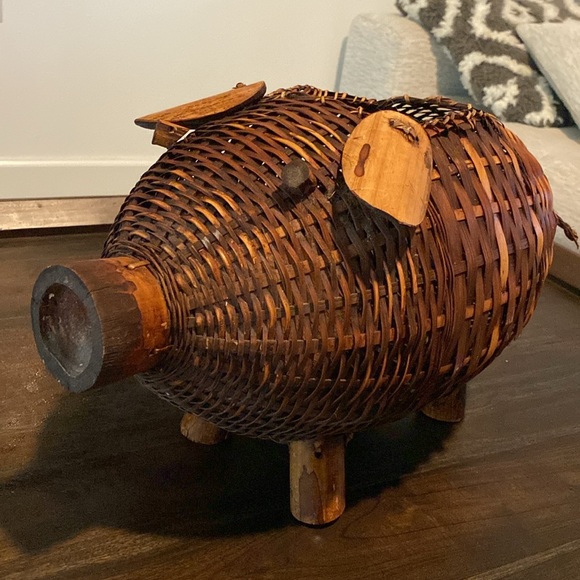 Vintage Mid 20th Century Hand Woven Wicker and Bamboo Large Pig Basket - Picture 3 of 13